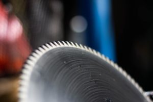 Advantages of Carbide-Tipped Saw Blades